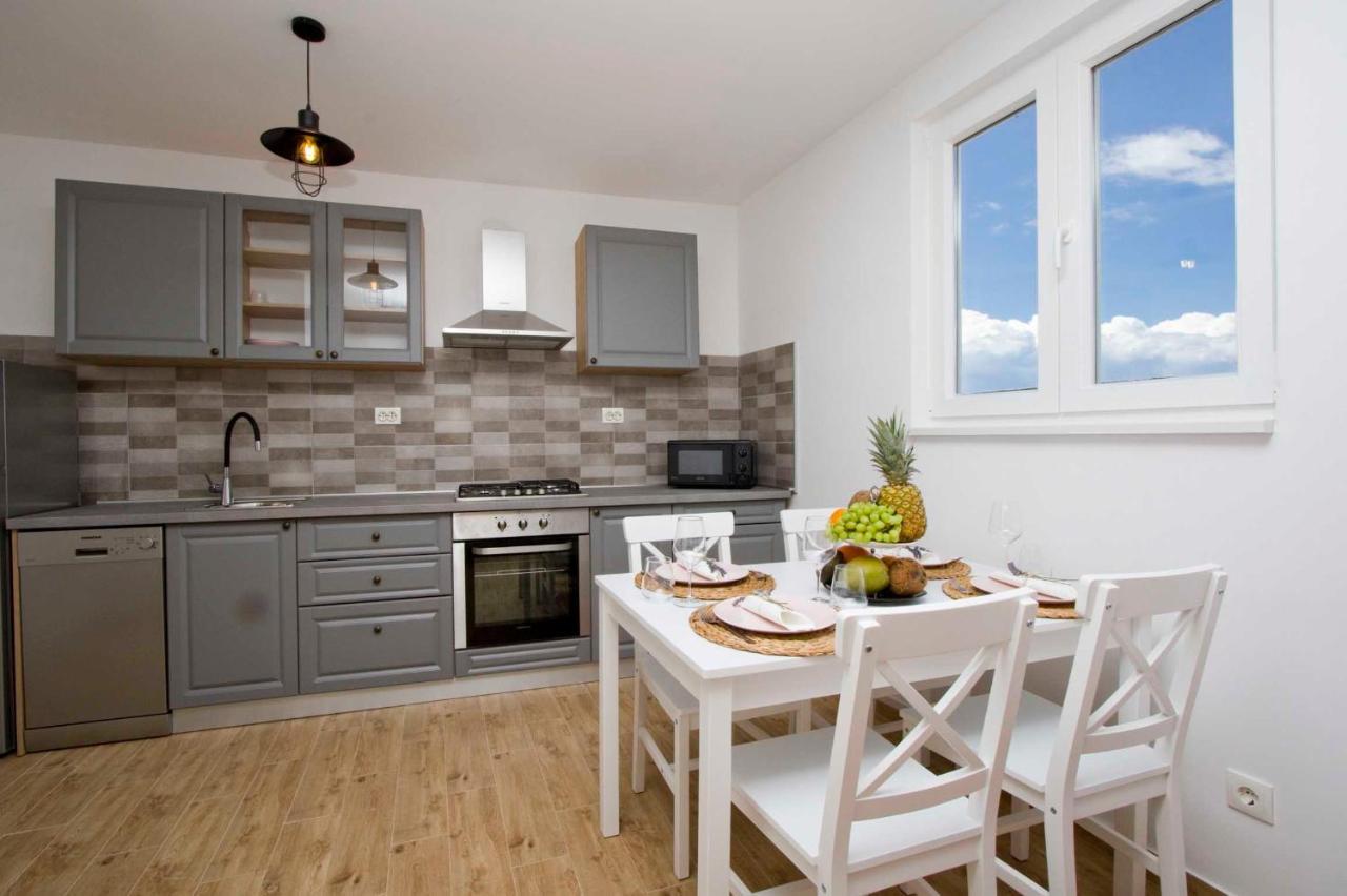 Apartmani Rustica Drašnice Eksteriør billede